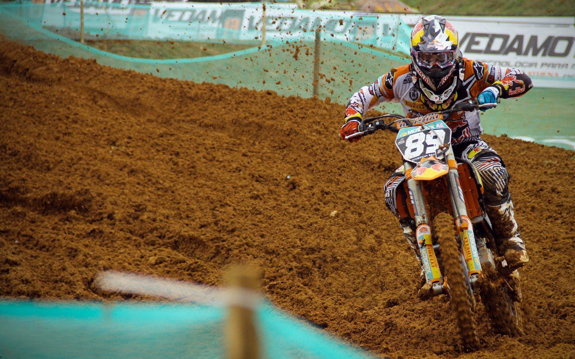 普里查德深情赞誉球队拼搏精神,拼尽全力的态度铸就辉煌之路